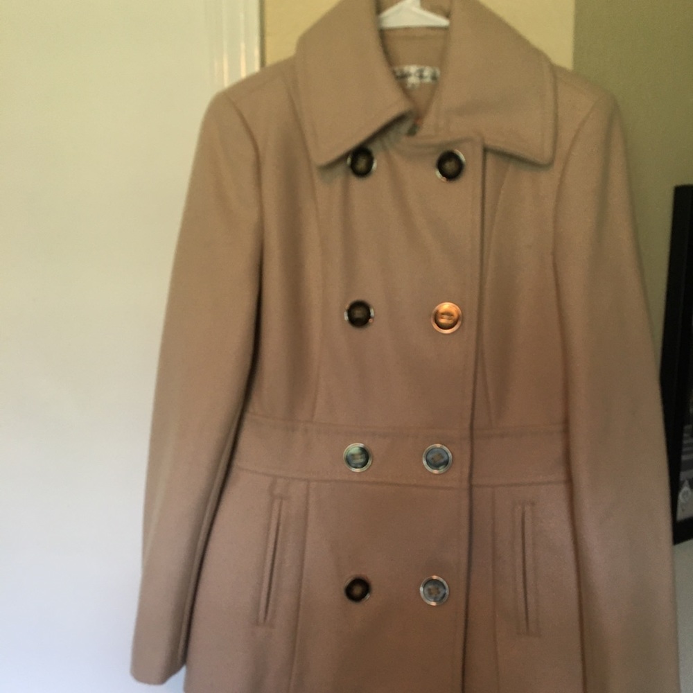 Kenneth Cole, size 6, cream color